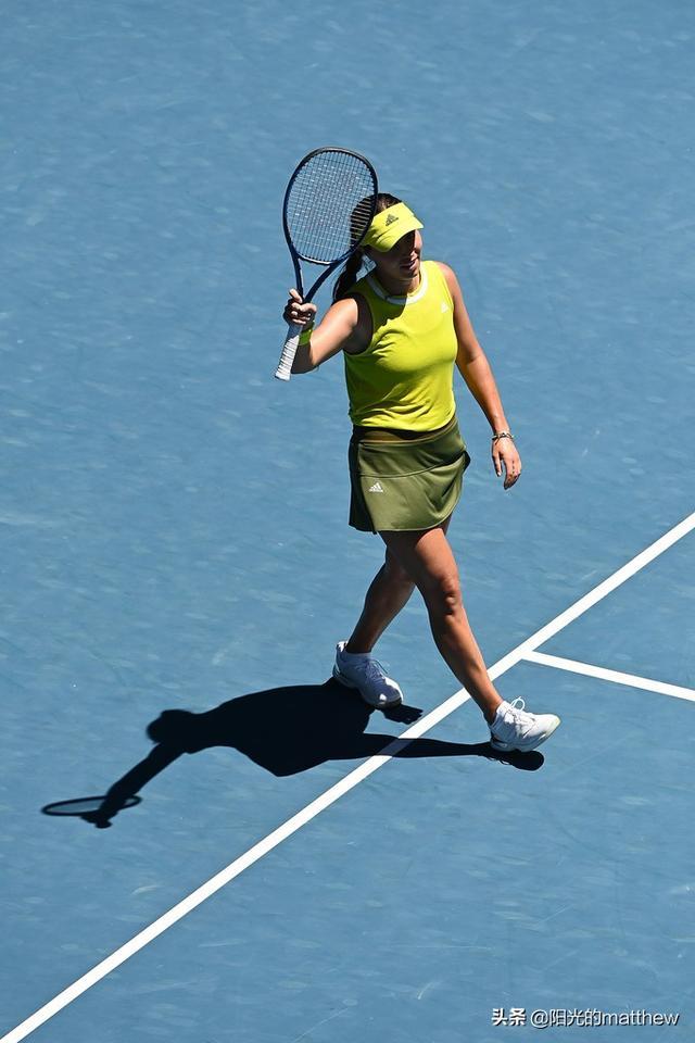 与之相配 与之相配