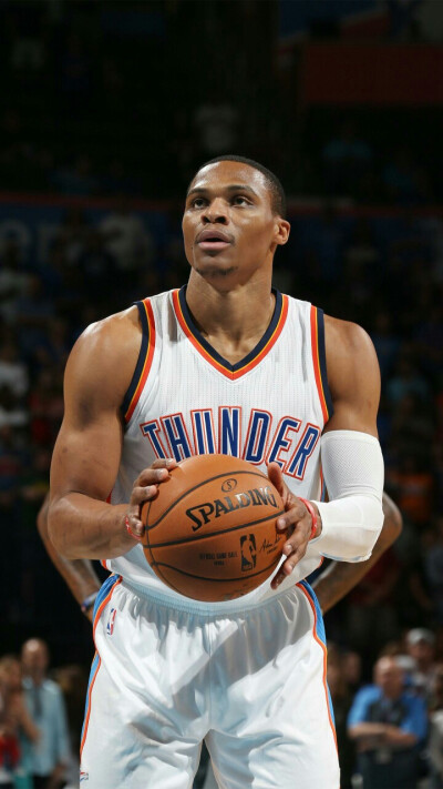 动作既美且 动作既美且