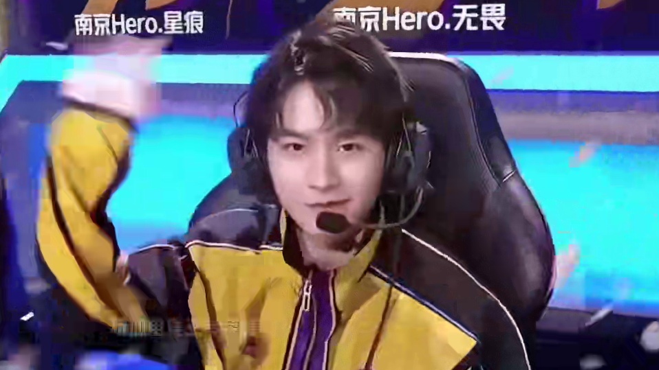 逼迫对手后